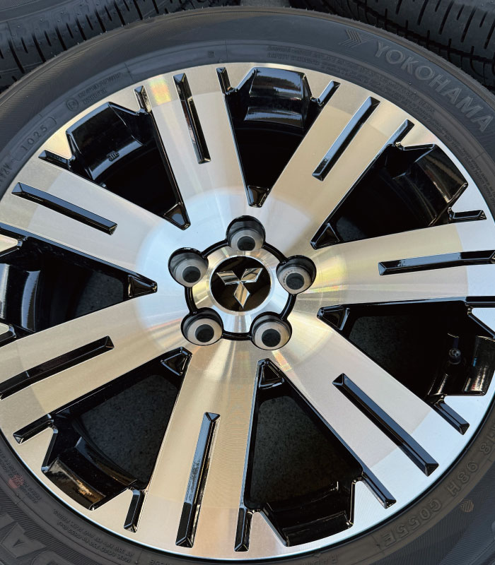 中古新車外し純正18インチタイヤ＆アルミ4本セットa812s サムネイル2